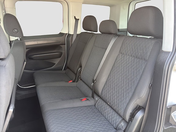 Ford Connect Tourneo 12 of 16