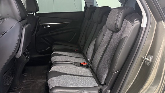 Peugeot 5008 8 of 9