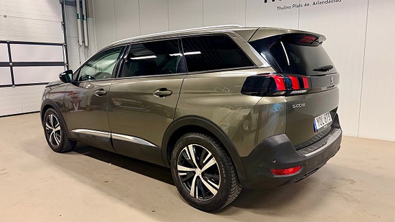 Peugeot 5008 4 of 5
