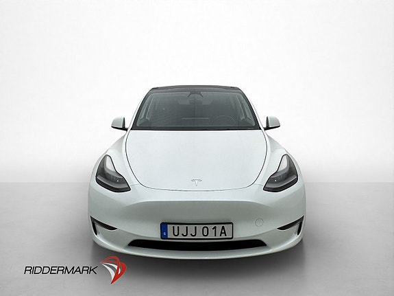 Tesla Model Y 3 of 5