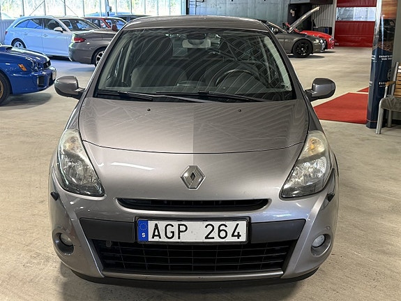 Renault Clio 2 of 5