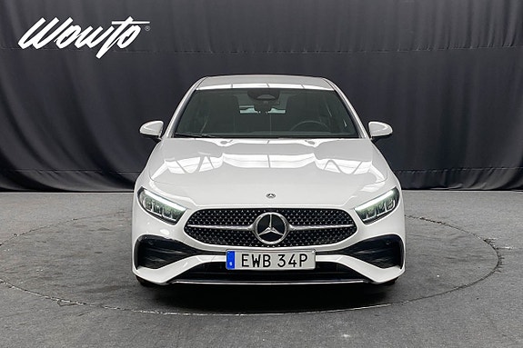 Mercedes-Benz A200 2 of 5