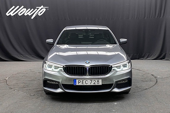 BMW 530i 2 of 5