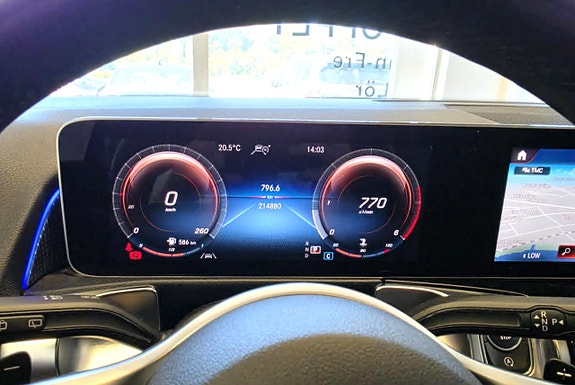 Mercedes-Benz GLB220 d 16 of 30