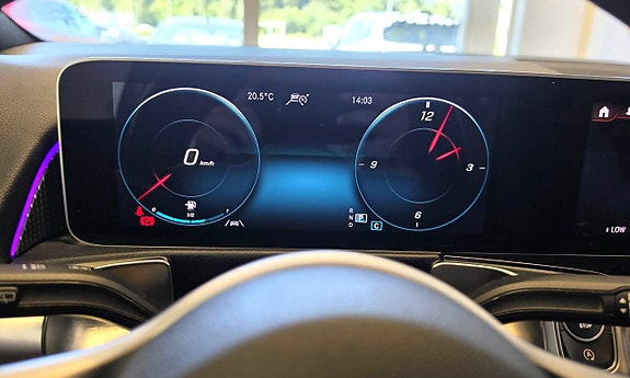 Mercedes-Benz GLB220 d 15 of 30