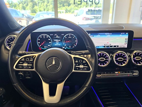 Mercedes-Benz GLB220 d 10 of 30