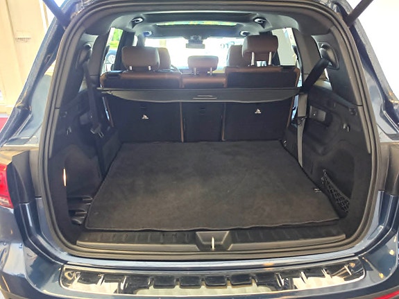 Mercedes-Benz GLB220 d 28 of 30