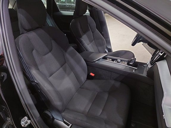 Volvo XC60 12 of 20