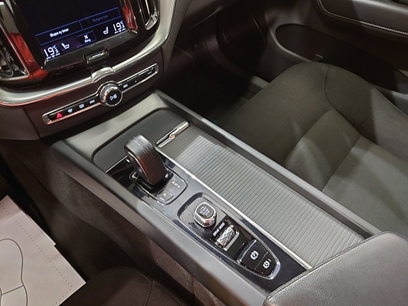 Volvo XC60 10 of 20