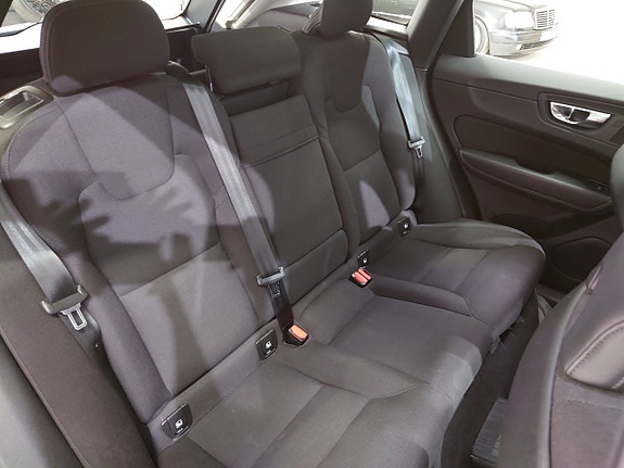 Volvo XC60 15 of 20