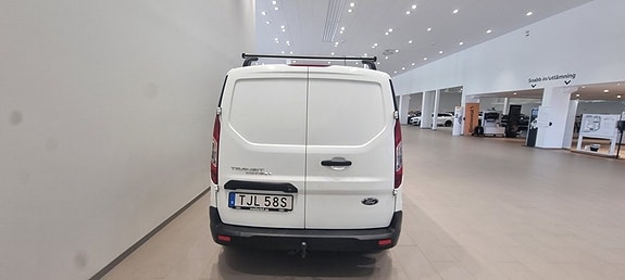 Ford Transit Connect 4 of 5