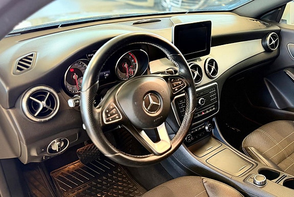 Mercedes-Benz CLA220 10 of 18