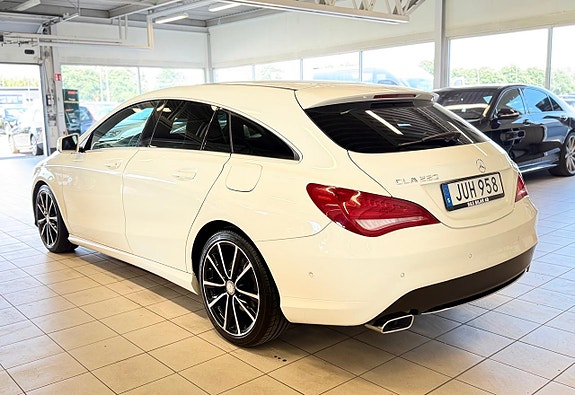 Mercedes-Benz CLA220 4 of 5