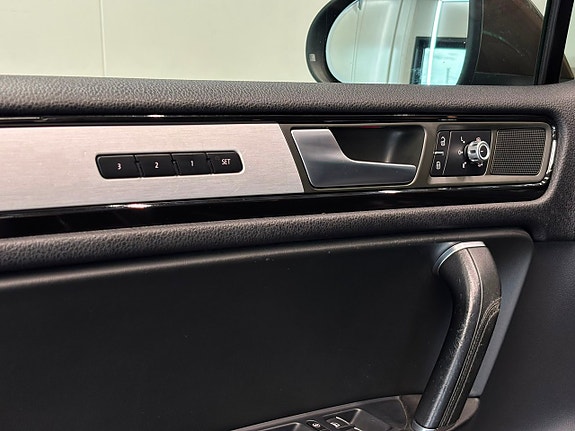 Volkswagen Touareg 15 of 30