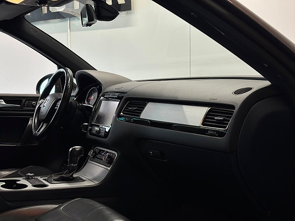 Volkswagen Touareg 30 of 30