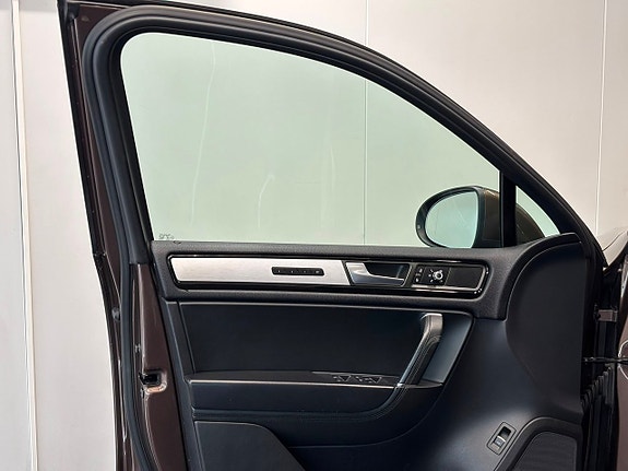 Volkswagen Touareg 14 of 30