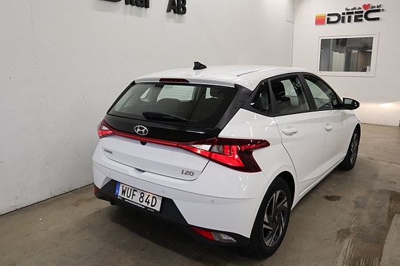 Hyundai i20 2 of 5