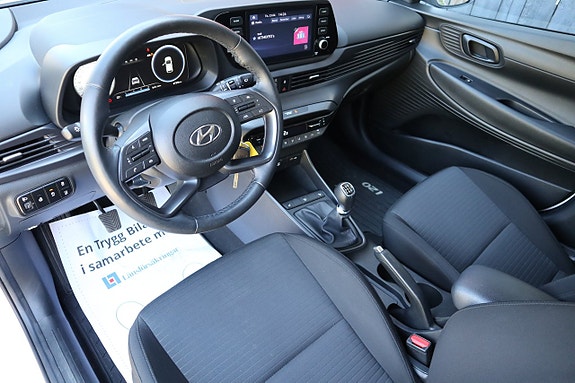 Hyundai i20 10 of 16