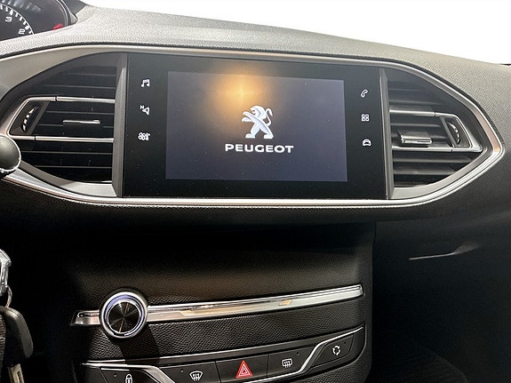 Peugeot 308 9 of 15