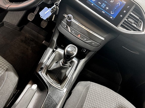 Peugeot 308 10 of 15
