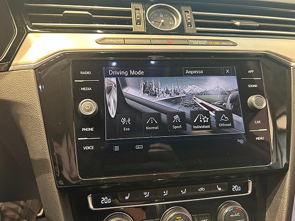 Volkswagen Passat Alltrack 11 of 12