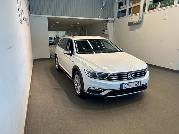 Volkswagen Passat Alltrack 4 of 5