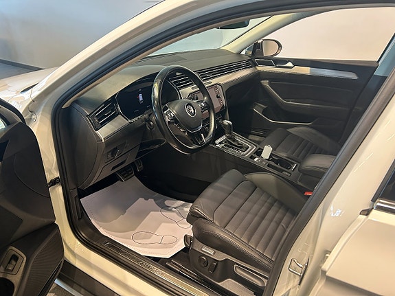 Volkswagen Passat Alltrack 5 of 5
