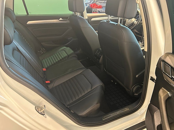 Volkswagen Passat Alltrack 8 of 12