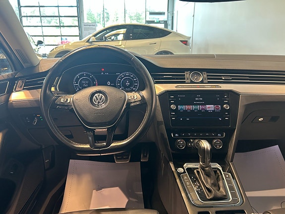 Volkswagen Passat Alltrack 6 of 12