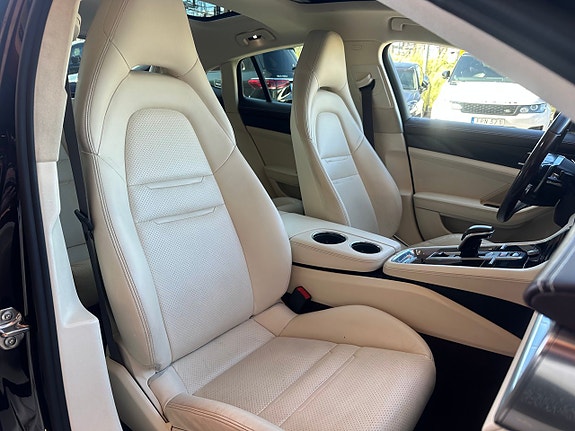Porsche Panamera 4 10 of 24