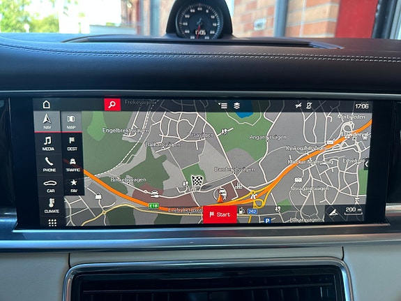 Porsche Panamera 4 18 of 24