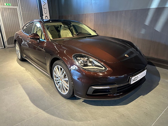 Porsche Panamera 4 2 of 5