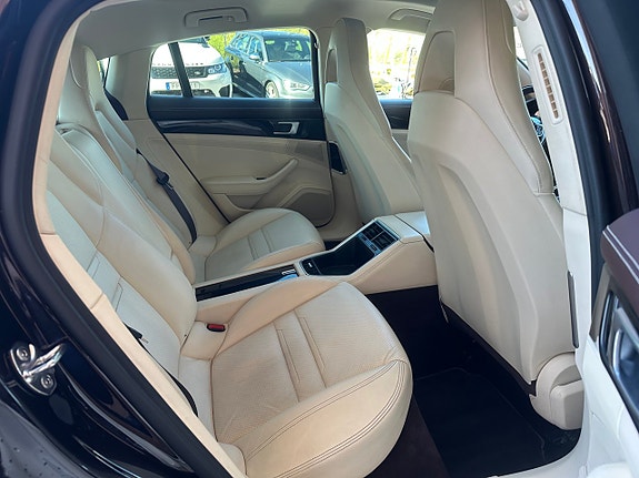 Porsche Panamera 4 12 of 24