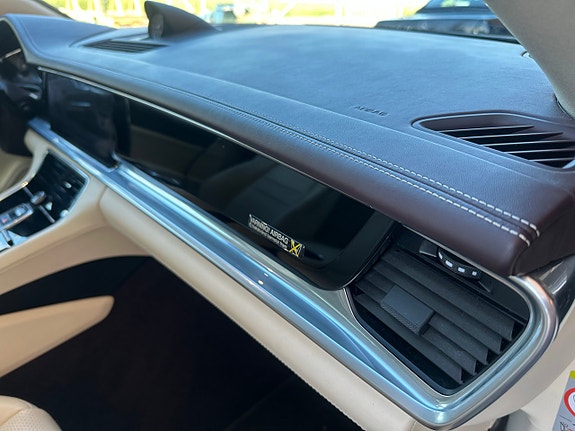 Porsche Panamera 4 14 of 24