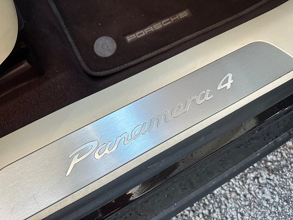 Porsche Panamera 4 21 of 24
