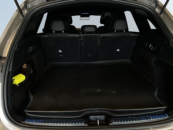Mercedes-Benz GLC300 de 12 of 27