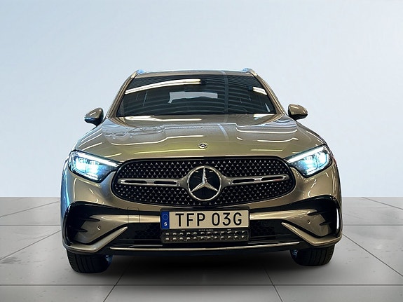 Mercedes-Benz GLC300 de 2 of 5