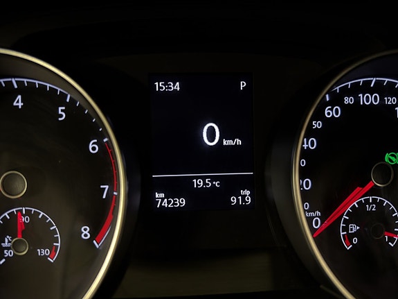 Volkswagen Golf VII 26 of 30