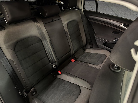 Volkswagen Golf VII 22 of 30
