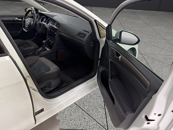 Volkswagen Golf VII 20 of 30