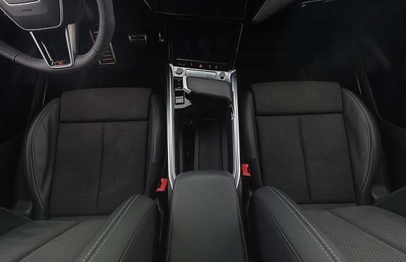 Audi Q8 e-tron 13 of 27