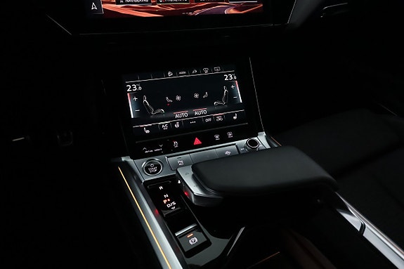 Audi Q8 e-tron 15 of 27