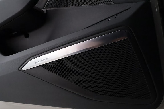 Audi Q8 e-tron 17 of 27