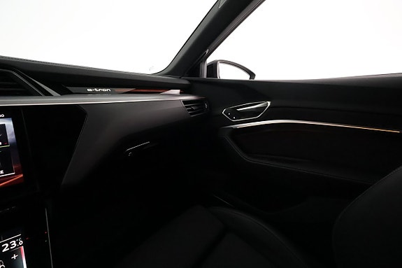 Audi Q8 e-tron 16 of 27