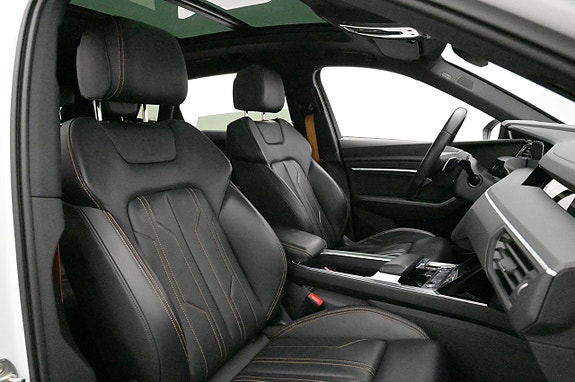 Audi e-tron 14 of 27