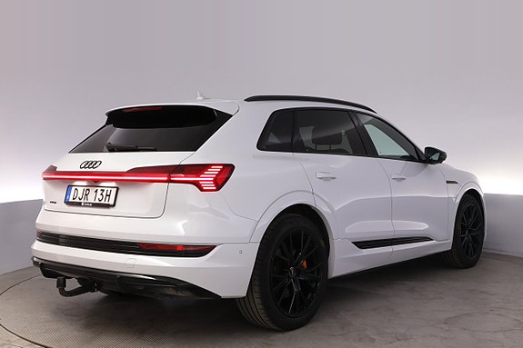 Audi e-tron 5 of 27