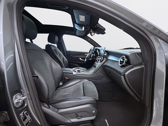 Mercedes-Benz GLC250 12 of 18