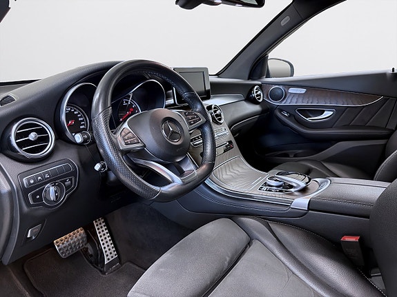 Mercedes-Benz GLC250 14 of 18