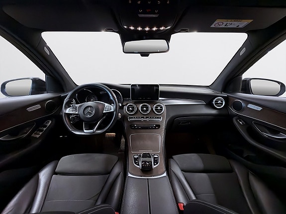 Mercedes-Benz GLC250 11 of 18