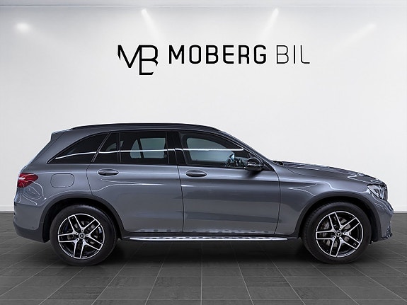 Mercedes-Benz GLC250 3 of 18